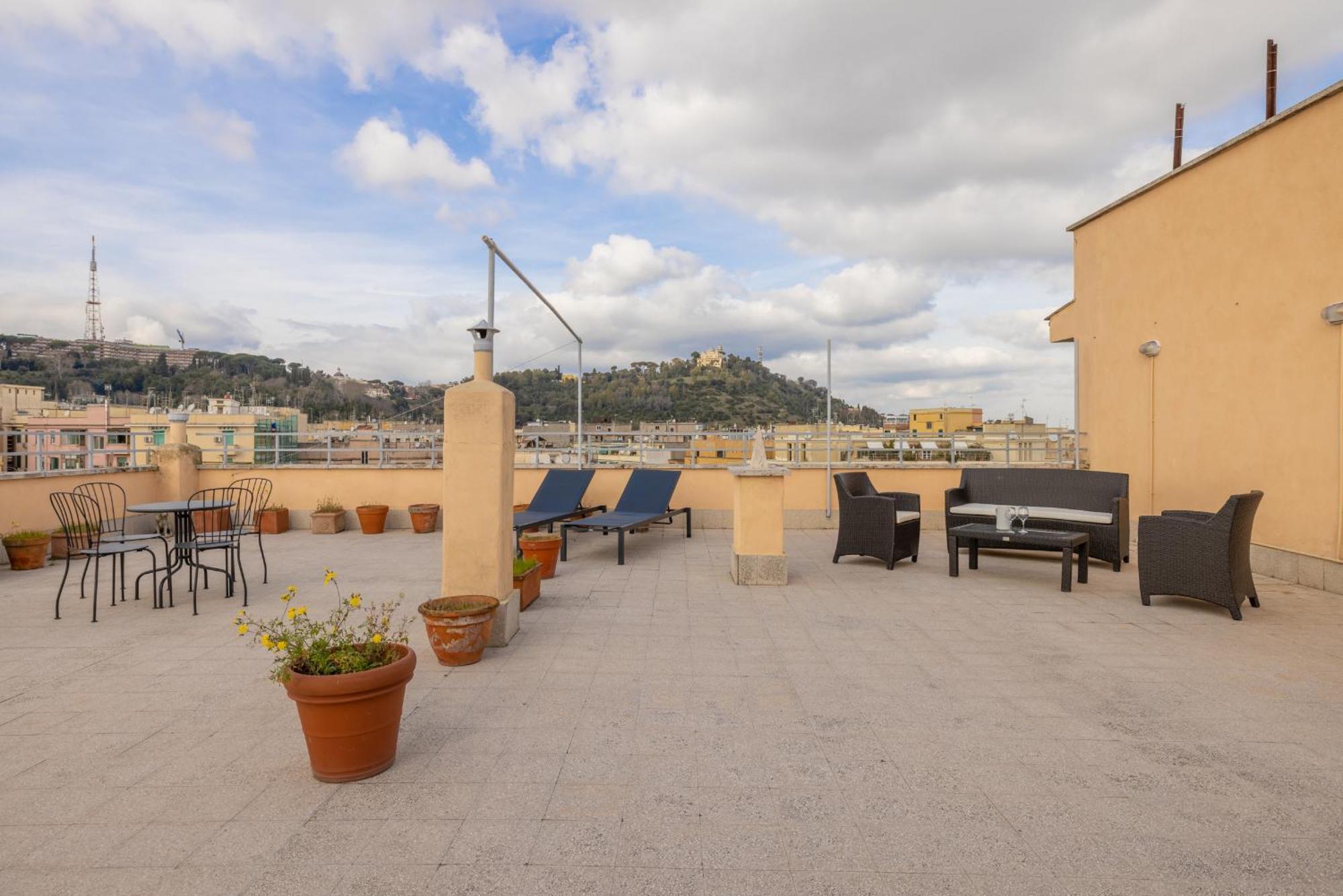 Top Floor Apt With Rooftop Terrace Near St. Peter Rom Eksteriør billede